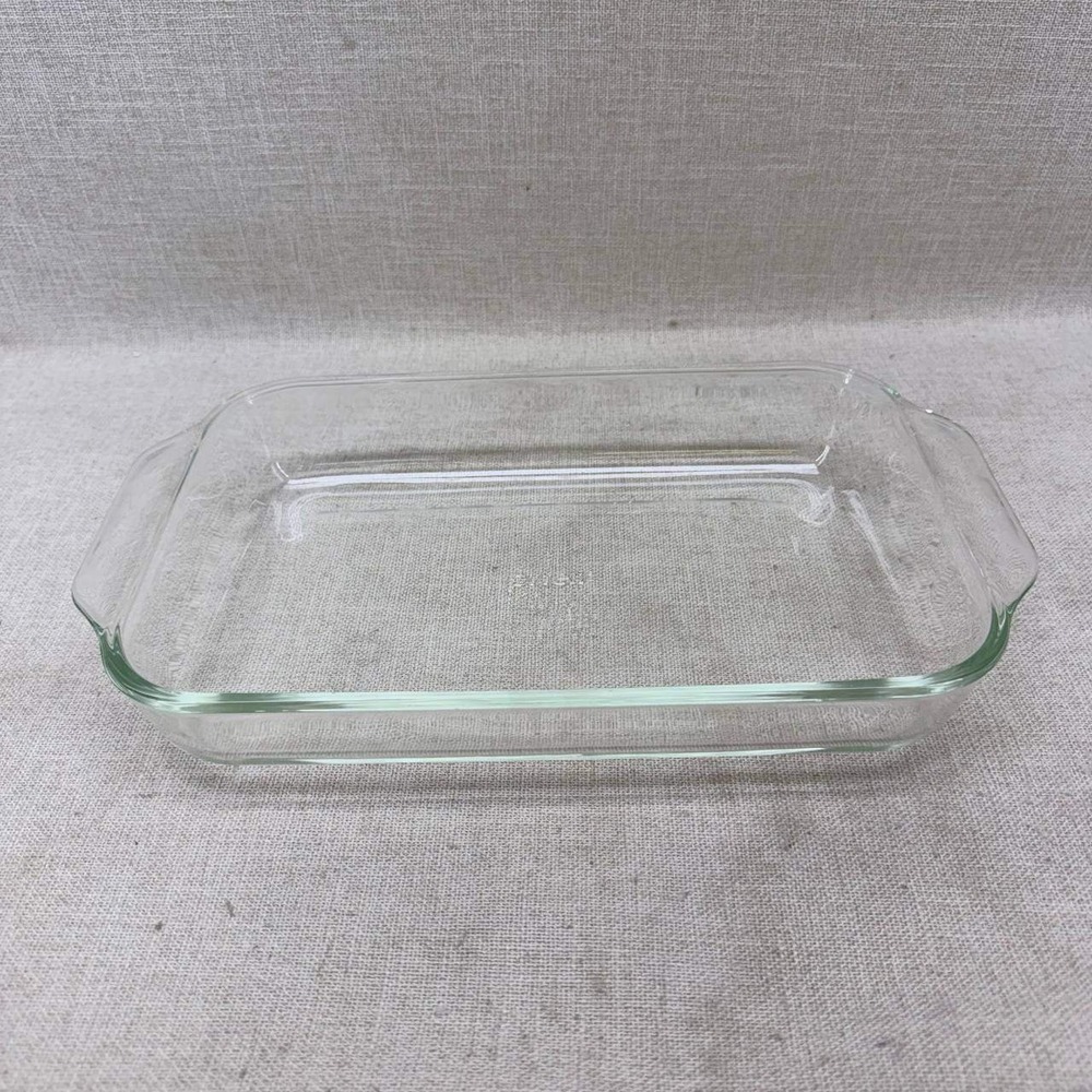 Pyrex 232-R Clear Glass 2 Quart Rectangular Baking Dish 11x7x1.5 Made in USA